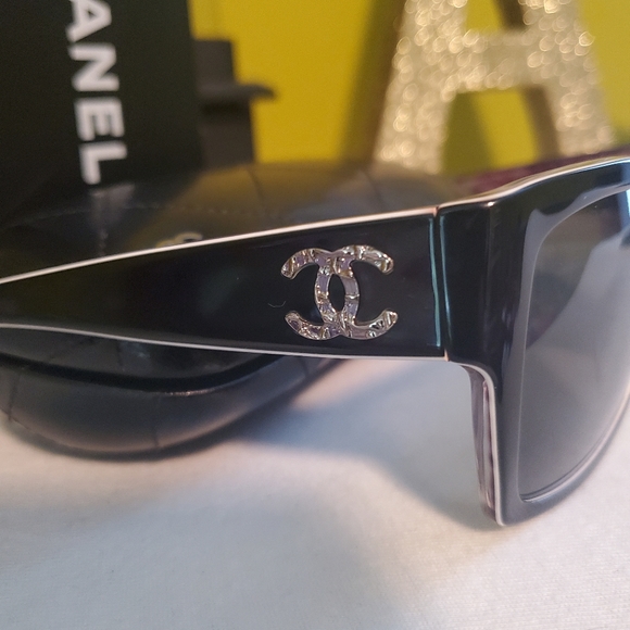 🔥 CHANEL BLACK SUNGLASSES WITH PURPLE PINK INNER COLOR - Picture 4 of 11